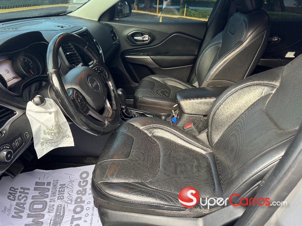 2020 Jeep Cherokee Limited — foto 8 / 9