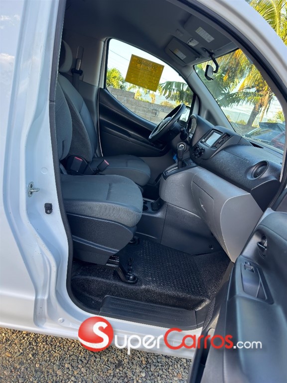 2020 Nissan NV 200 — foto 5 / 7