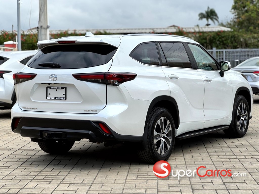 2024 Toyota Highlander XLE — foto 3 / 12