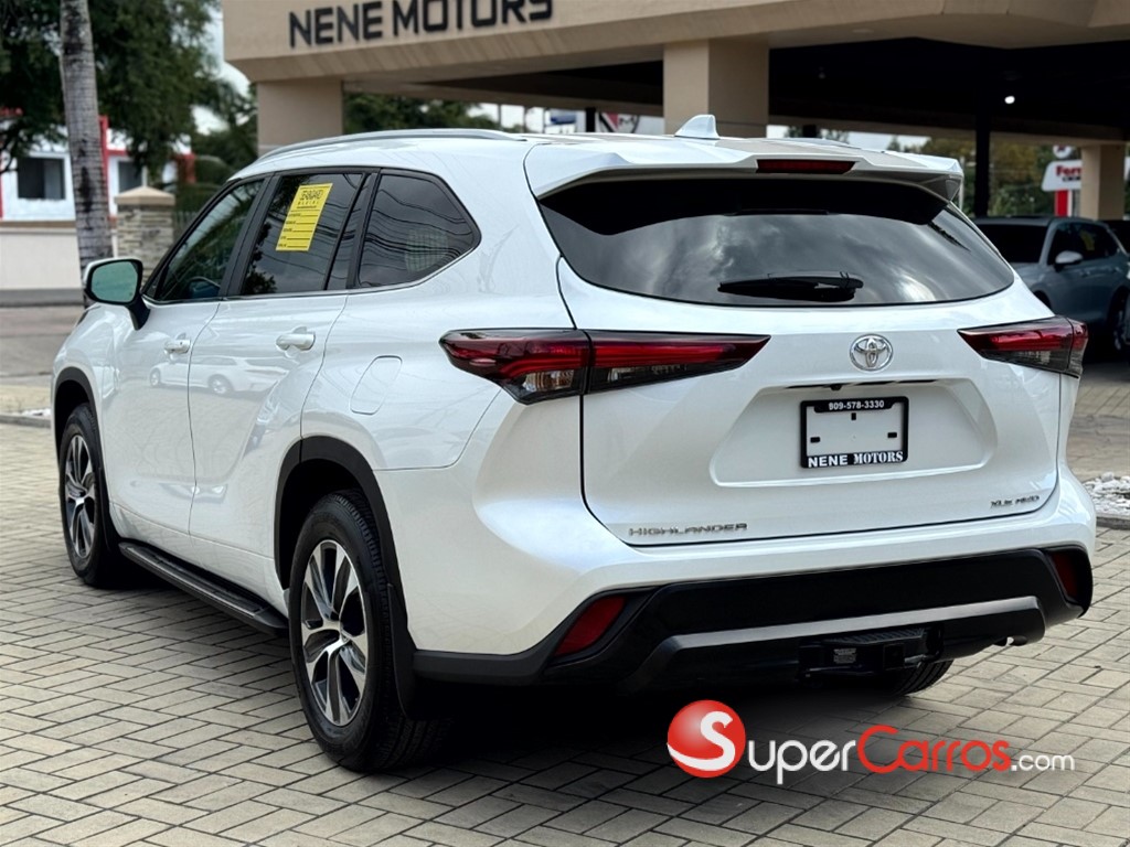 2024 Toyota Highlander XLE — foto 4 / 12