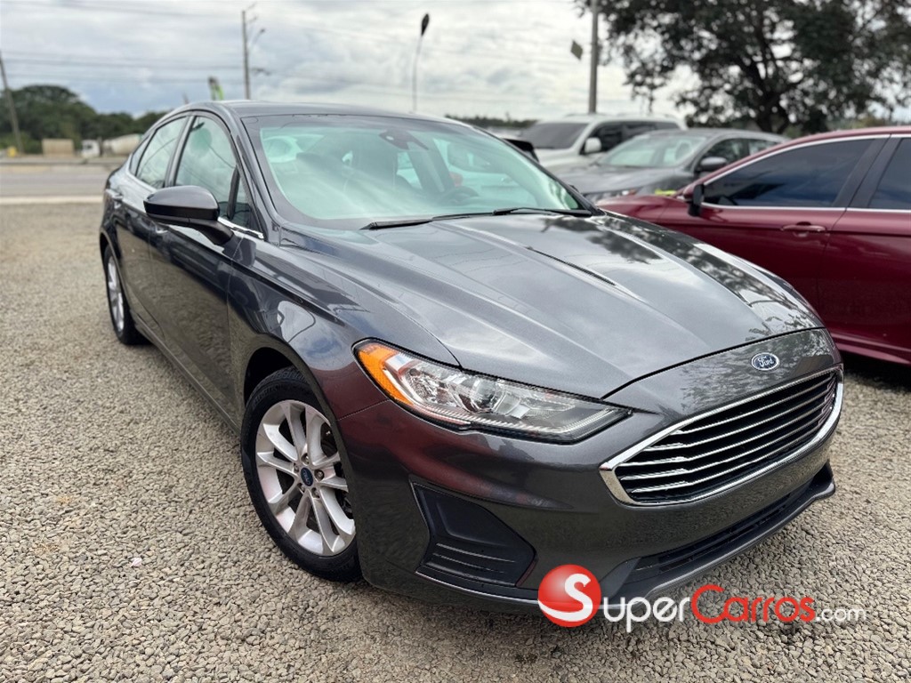 2020 Ford Fusion SE