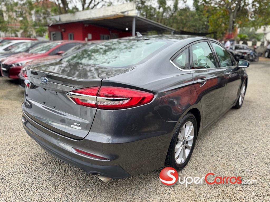 2020 Ford Fusion SE — foto 4 / 12