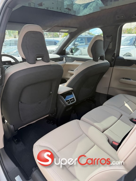 2025 Volvo EX90 Plus — foto 8 / 11