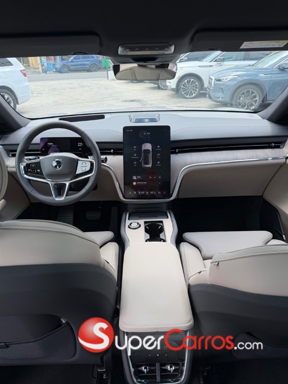 2025 Volvo EX90 Plus — foto 10 / 11