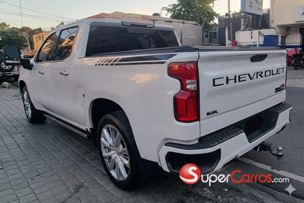 2019 Chevrolet Silverado High Country — foto 2 / 8