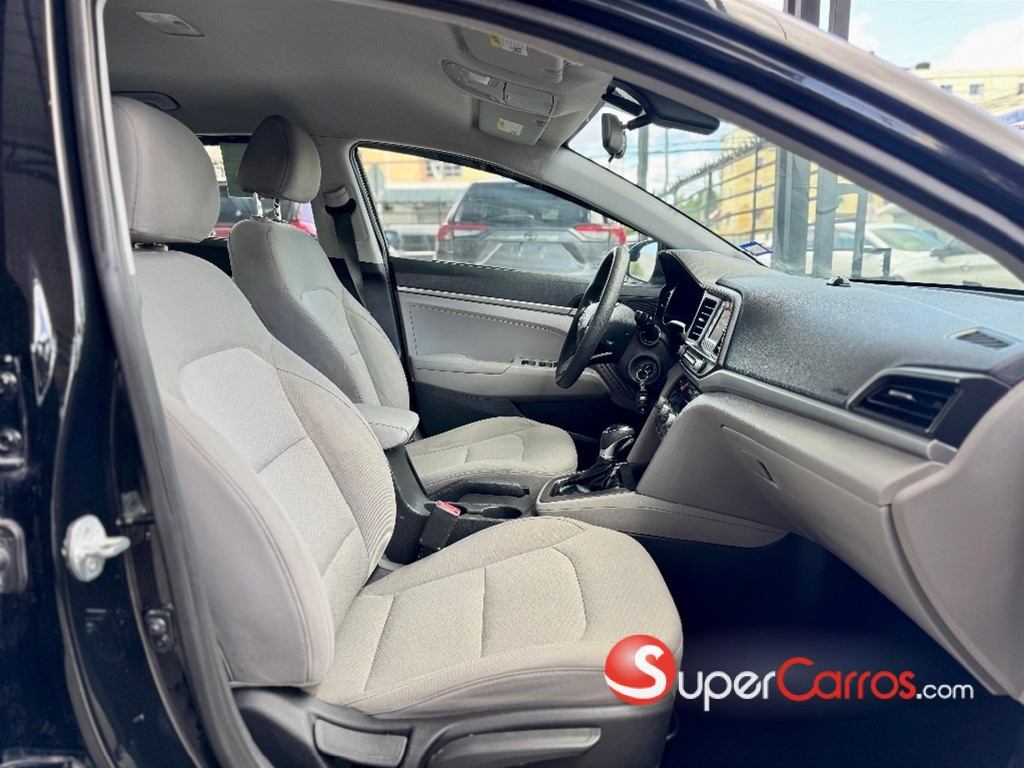 2020 Hyundai Elantra SE — foto 9 / 11