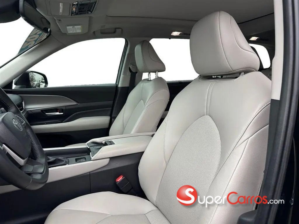 2024 Toyota Grand Highlander XLE — foto 5 / 12