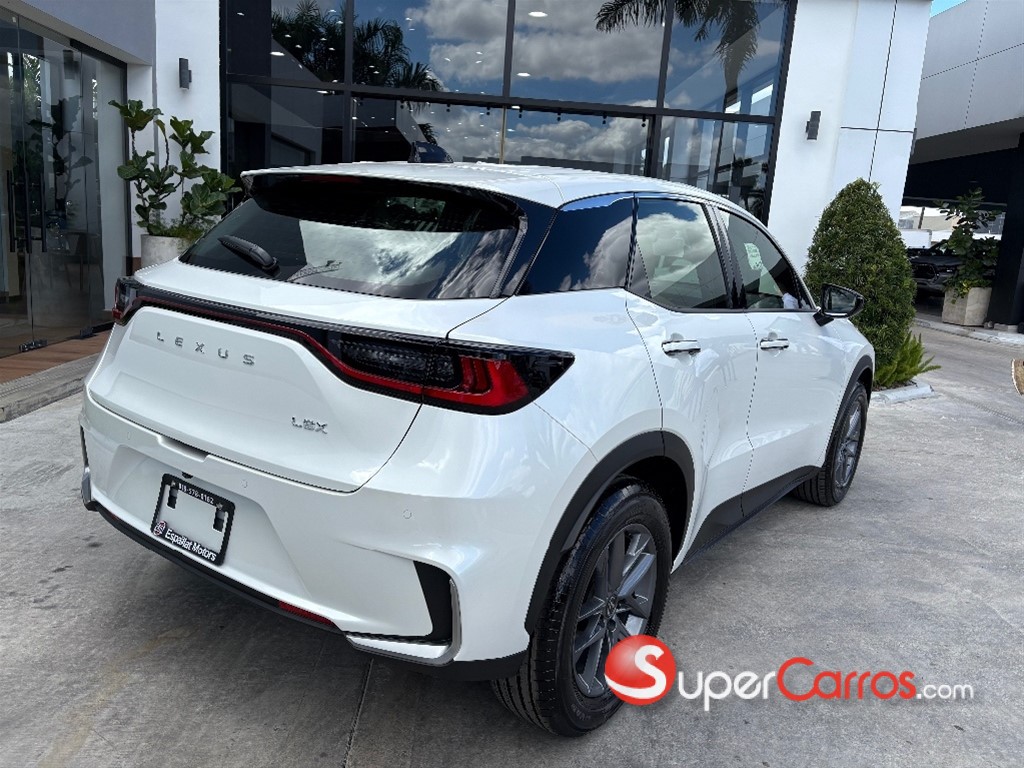 2026 Lexus LBX Elegant Semi Full — foto 3 / 10