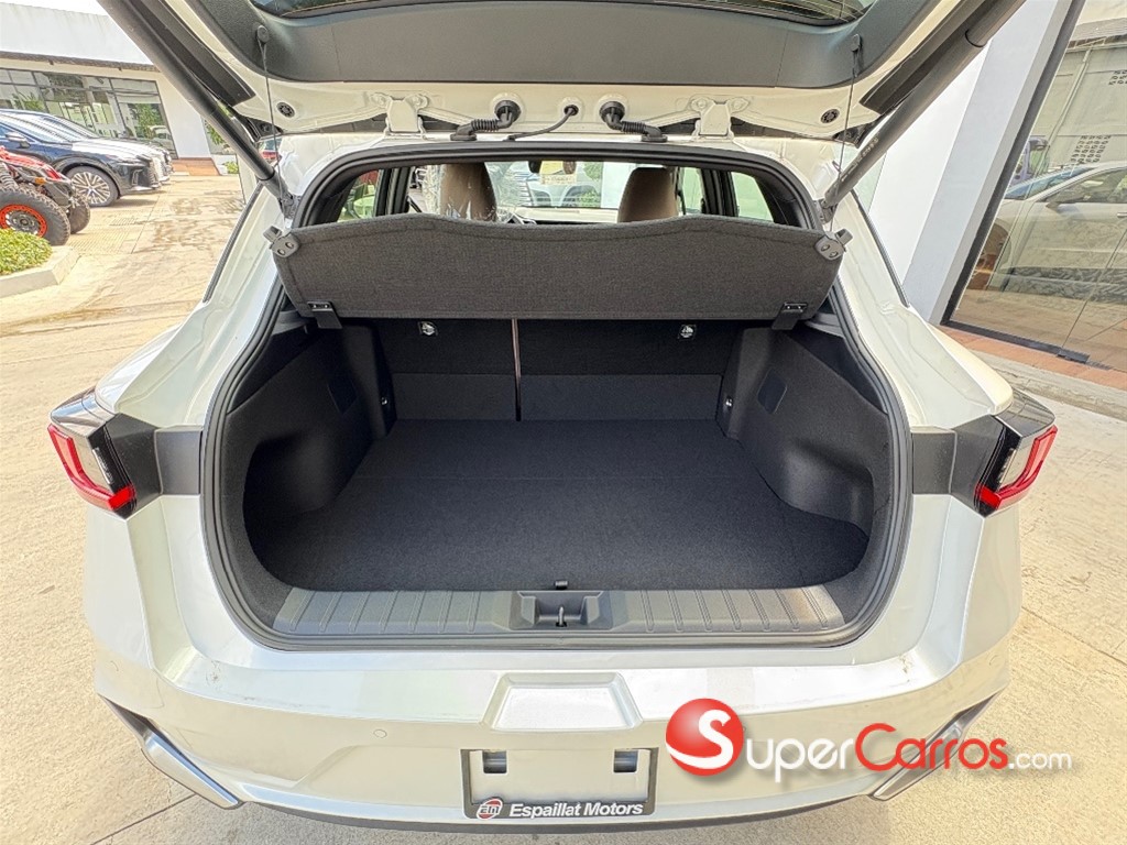 2026 Lexus LBX Elegant Semi Full — foto 9 / 10