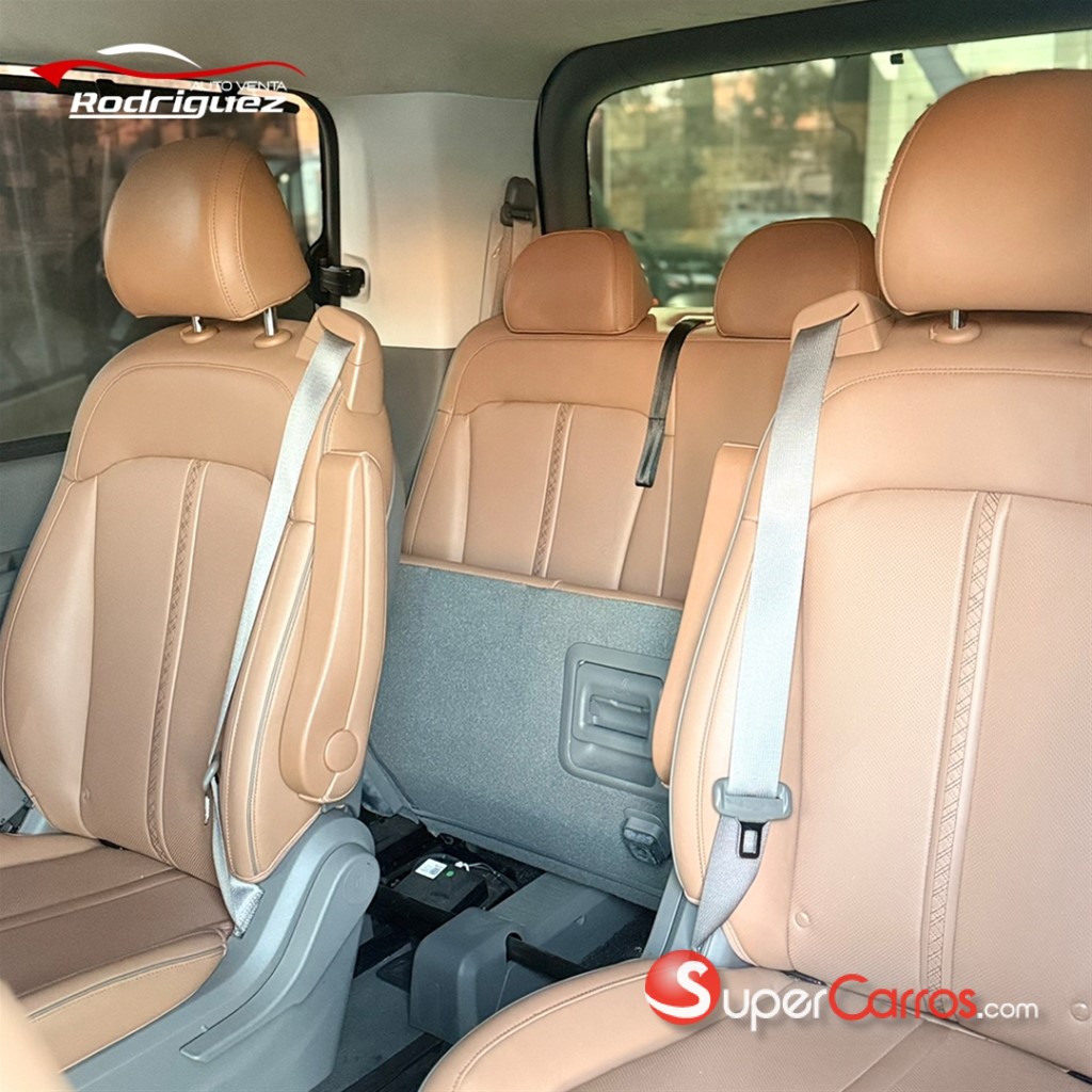 2022 Hyundai Staria — foto 7 / 10