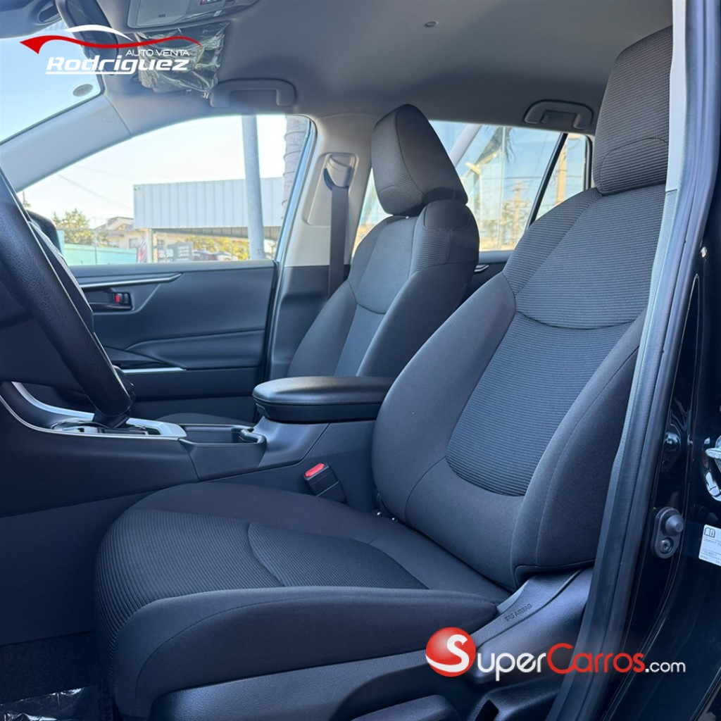 2025 Toyota RAV4 — foto 4 / 8