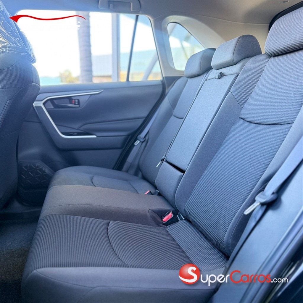 2025 Toyota RAV4 — foto 5 / 8