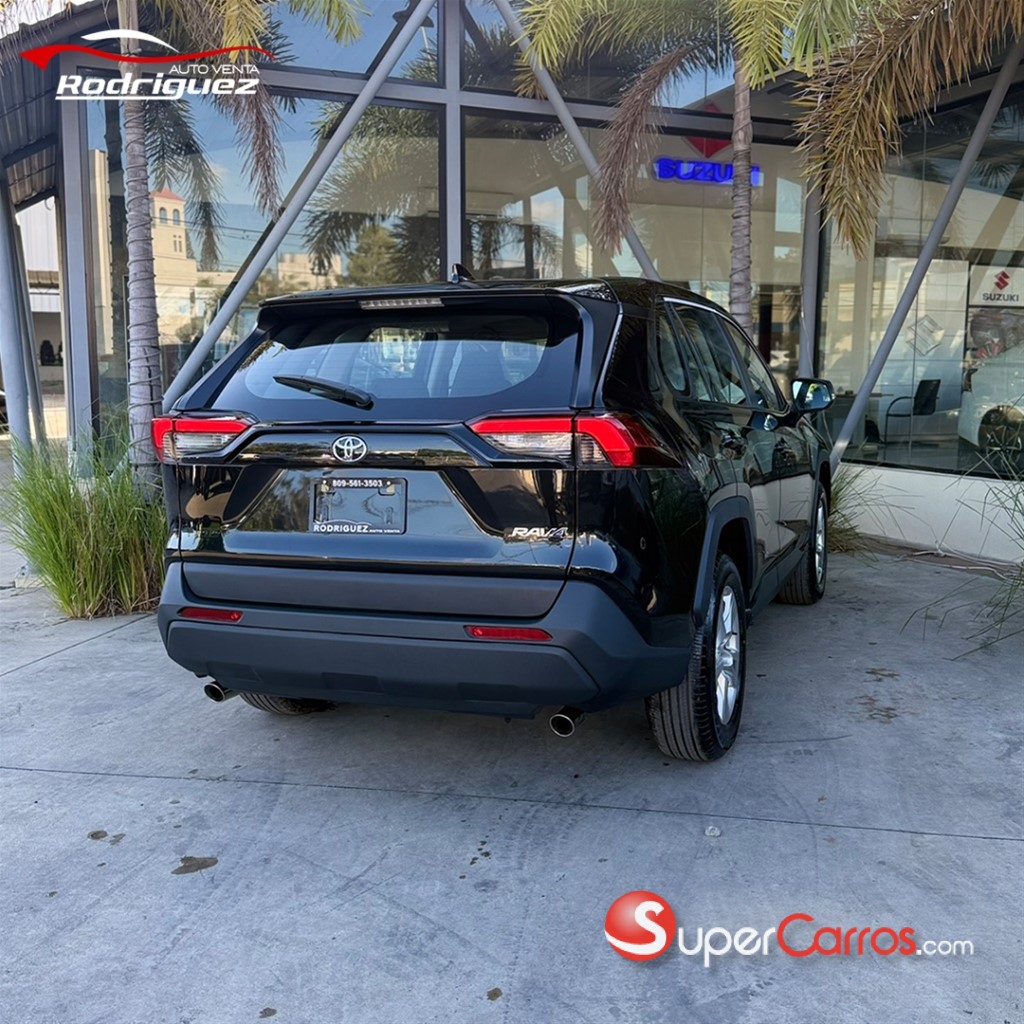 2025 Toyota RAV4 — foto 8 / 8