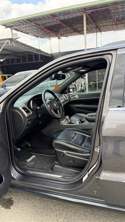2016 Jeep Grand Cherokee Limited X — foto 4 / 9
