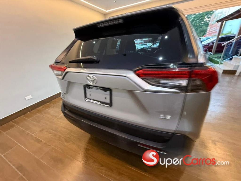 2019 Toyota RAV4 — foto 5 / 7
