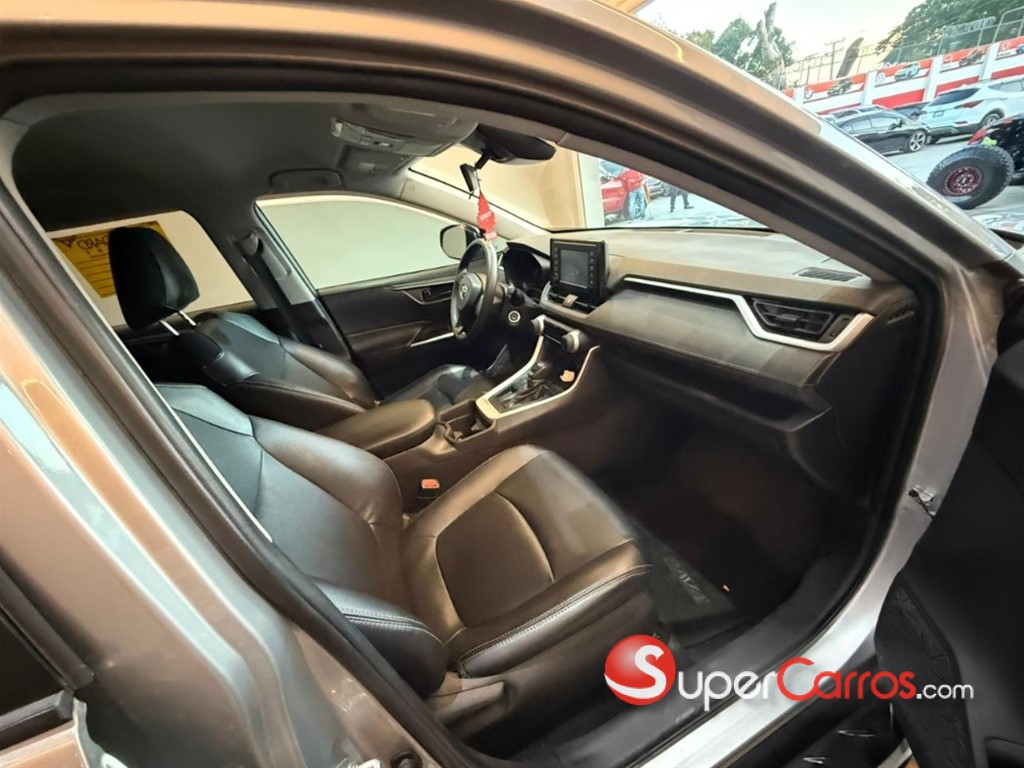 2019 Toyota RAV4 — foto 6 / 7