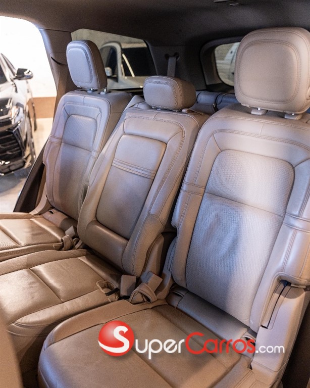 2020 Lincoln Aviator — foto 9 / 12