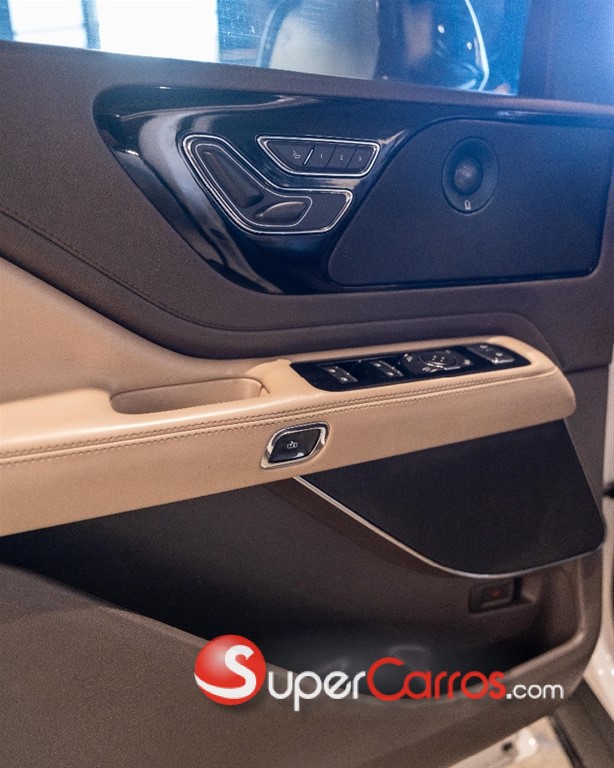 2020 Lincoln Aviator — foto 10 / 12