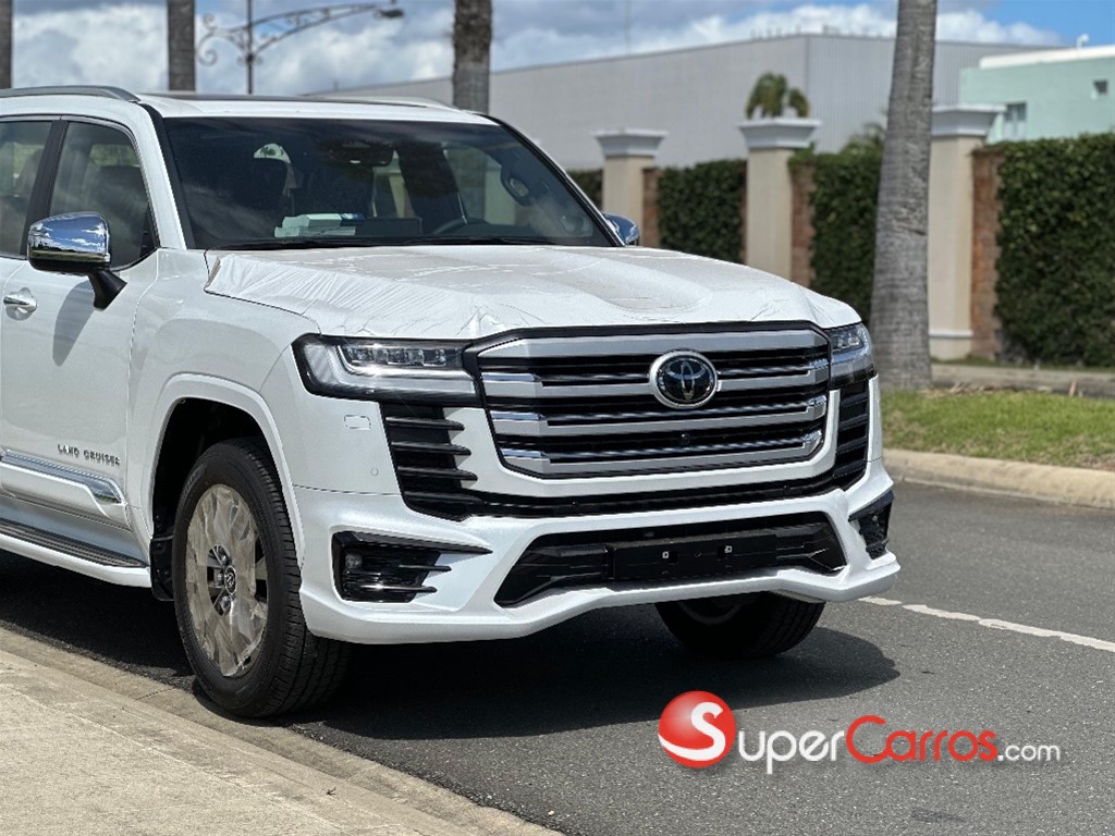2026 Toyota Land Cruiser 70 ANIVERSARIO — foto 3 / 12
