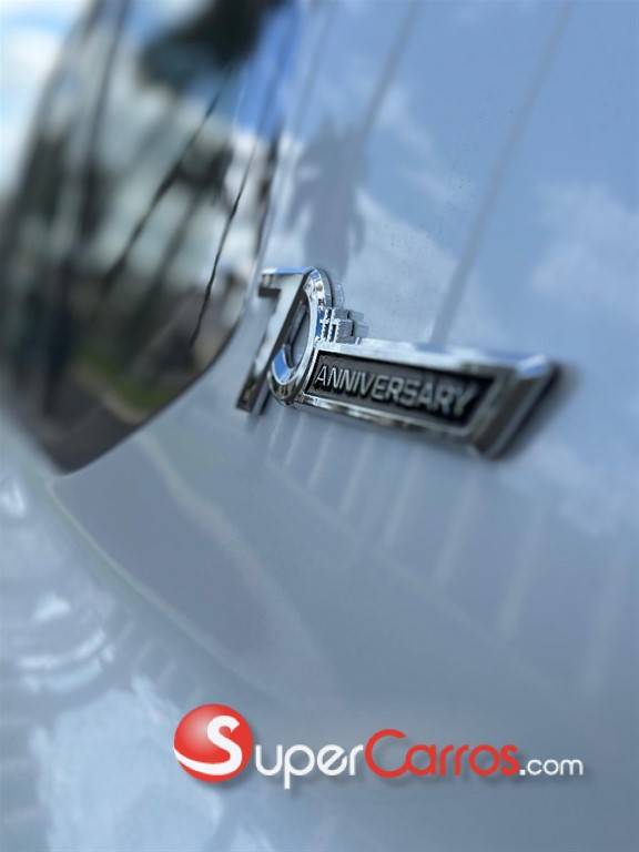 2026 Toyota Land Cruiser 70 ANIVERSARIO — foto 7 / 12