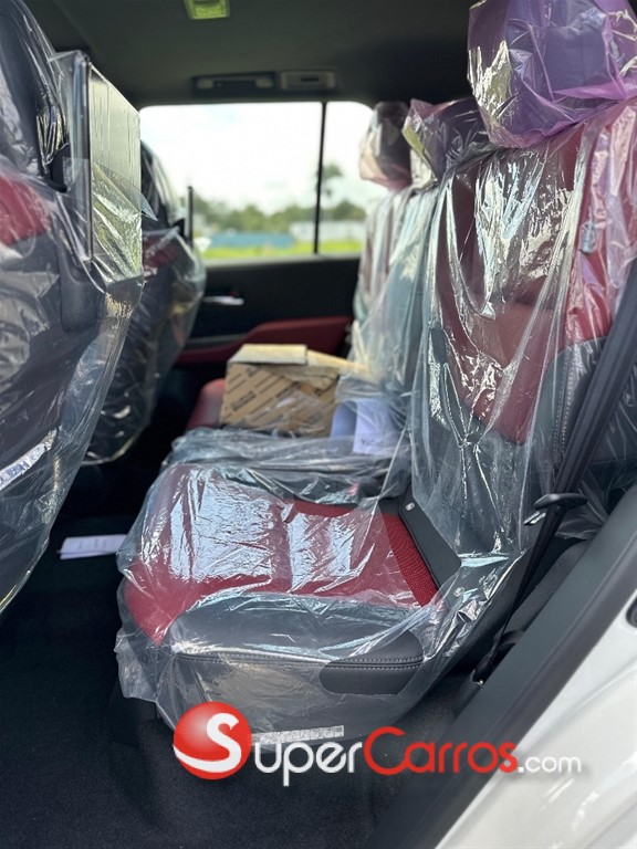 2026 Toyota Land Cruiser 70 ANIVERSARIO — foto 8 / 12
