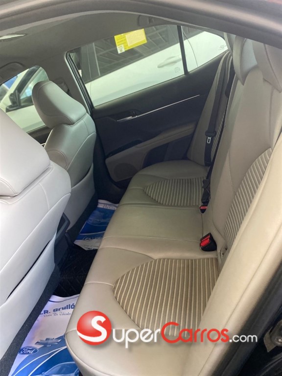 2018 Toyota Camry SE — foto 4 / 8