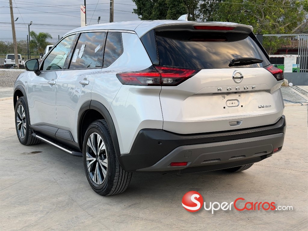 2021 Nissan Rogue SV — foto 4 / 11