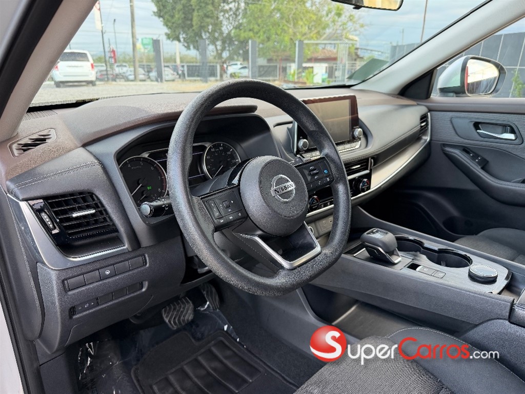 2021 Nissan Rogue SV — foto 6 / 11