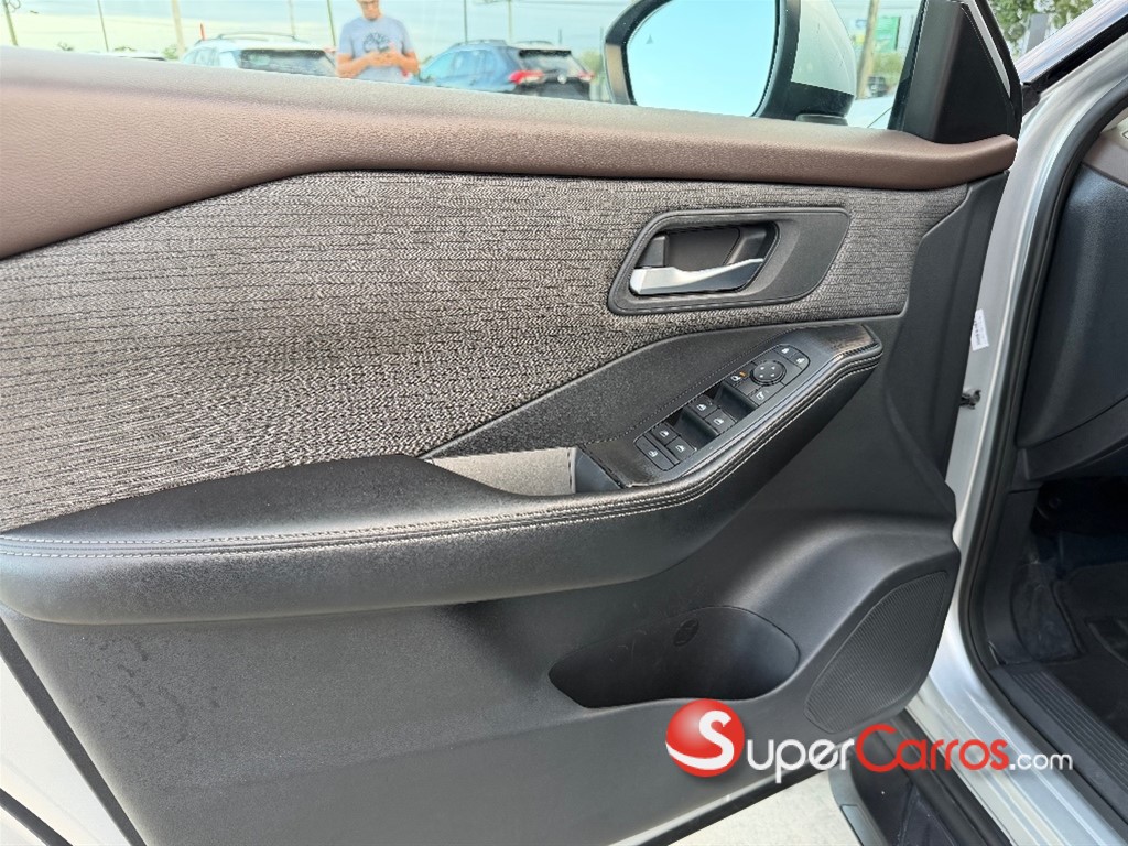 2021 Nissan Rogue SV — foto 7 / 11
