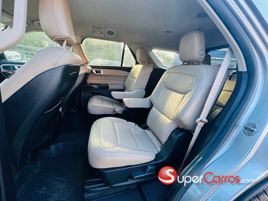 2020 Ford Explorer XLT — foto 7 / 12