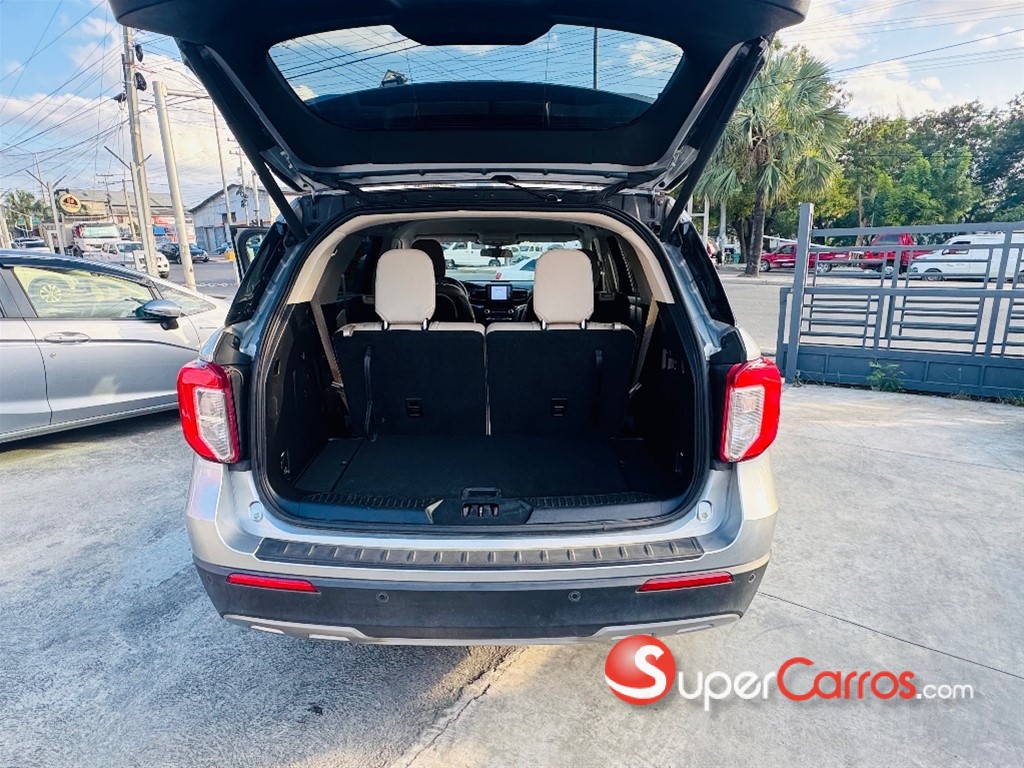 2020 Ford Explorer XLT — foto 9 / 12