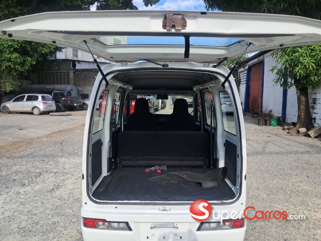 2021 Daihatsu Hijet Minivan — foto 11 / 12