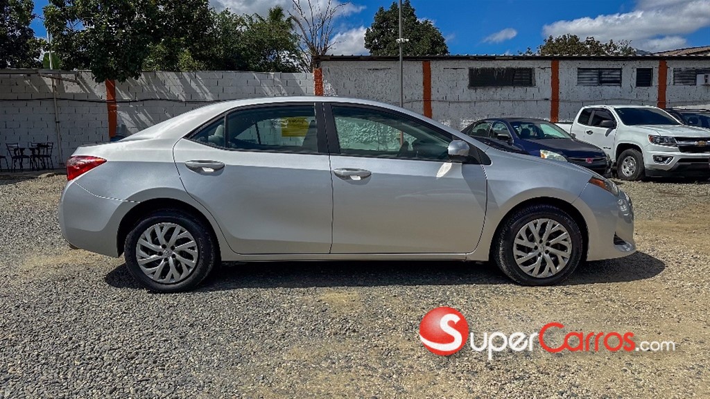 2019 Toyota Corolla — foto 8 / 10