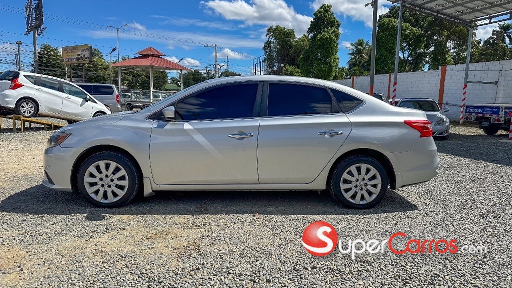 2016 Nissan Sentra — foto 4 / 10