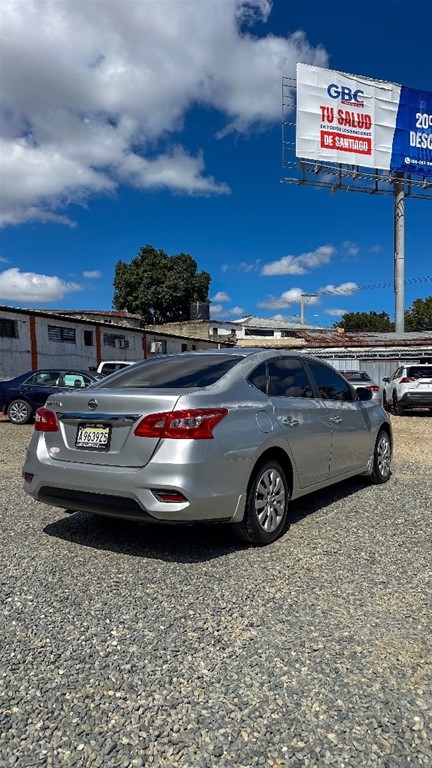 2016 Nissan Sentra — foto 5 / 10