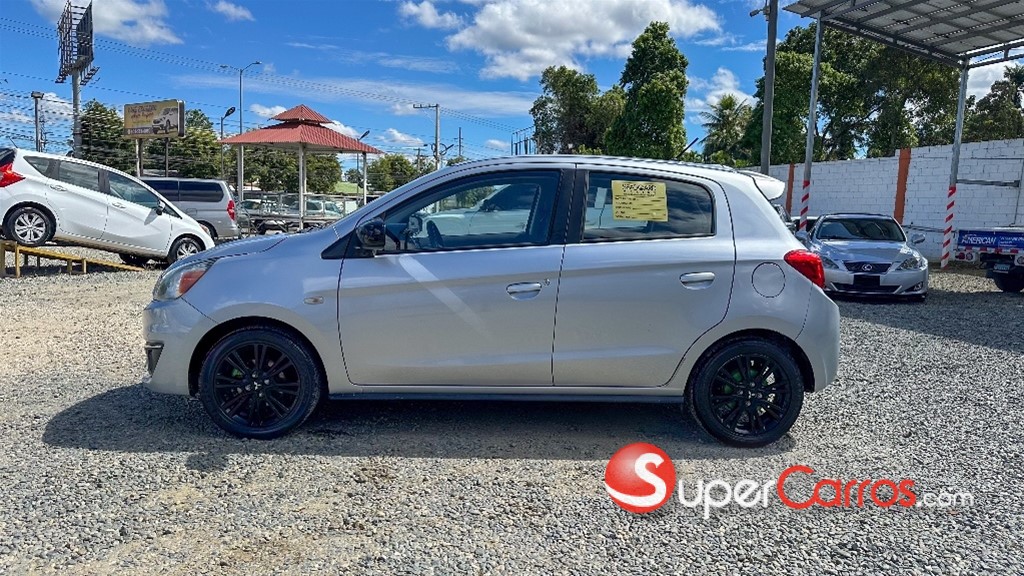 2020 Mitsubishi Motors Mirage Black Edition — foto 4 / 10