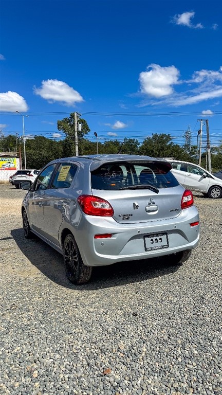 2020 Mitsubishi Motors Mirage Black Edition — foto 5 / 10