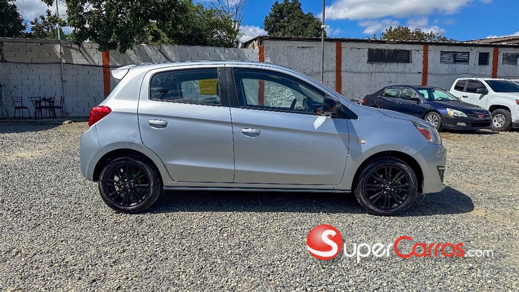 2020 Mitsubishi Motors Mirage Black Edition — foto 8 / 10