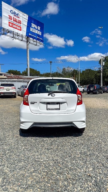 2019 Nissan Versa — foto 6 / 10