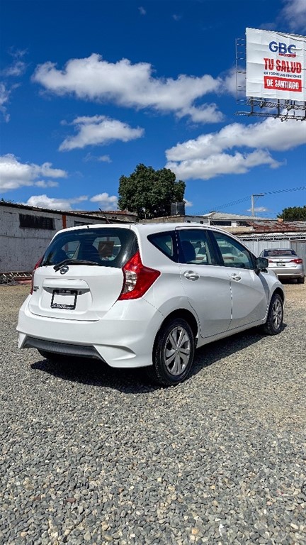 2019 Nissan Versa — foto 7 / 10