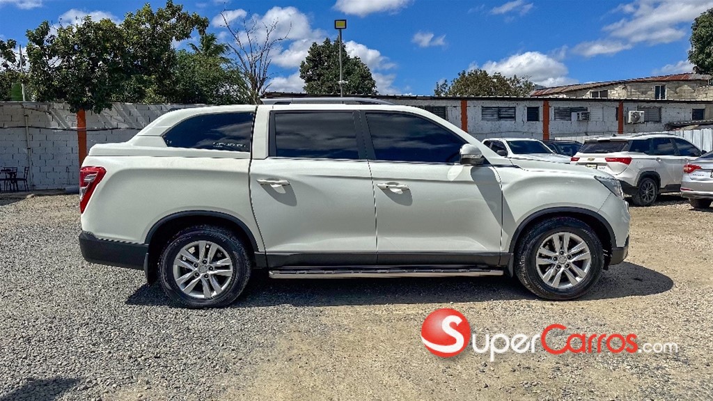 2019 SsangYong Rexton Sport — foto 8 / 10