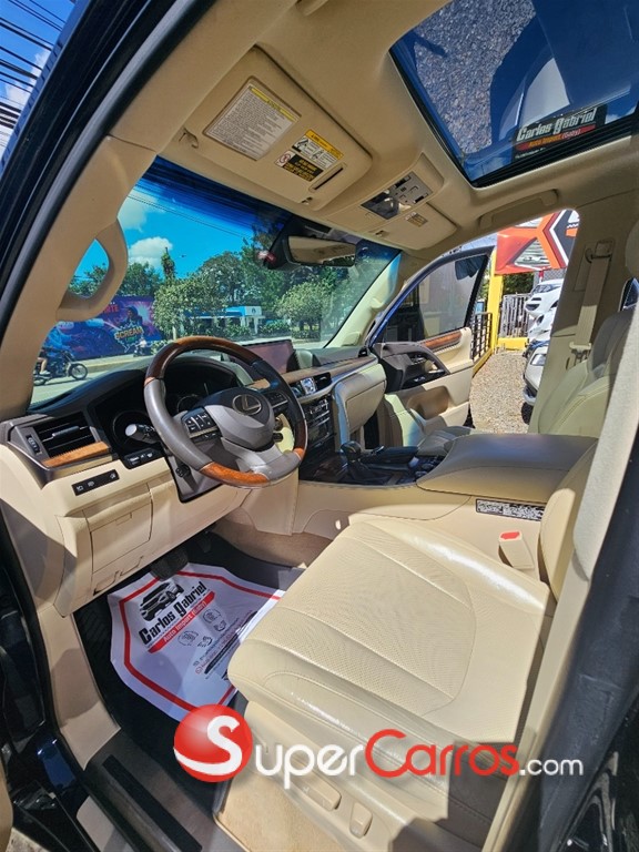 2020 Lexus LX 570 — foto 6 / 10