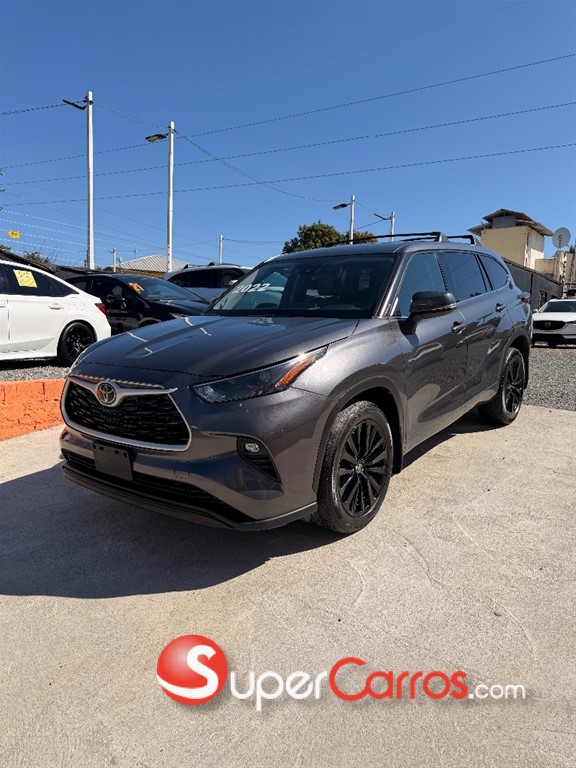 2022 Toyota Highlander LE Plus