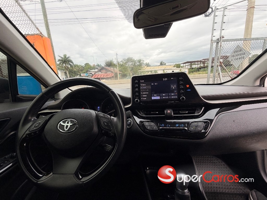 2020 Toyota C-HR LIMITED — foto 8 / 12