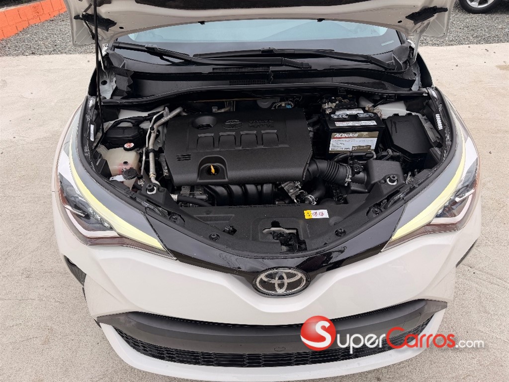 2020 Toyota C-HR LIMITED — foto 12 / 12