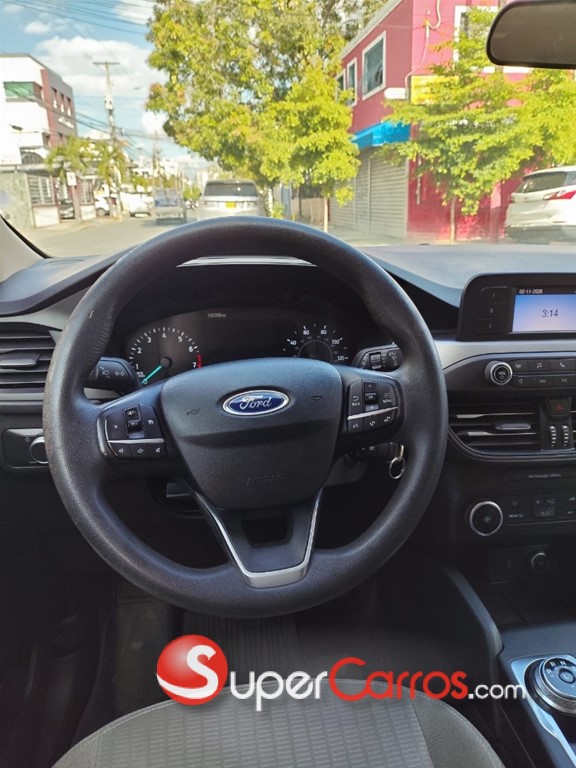 2020 Ford Escape S — foto 10 / 12