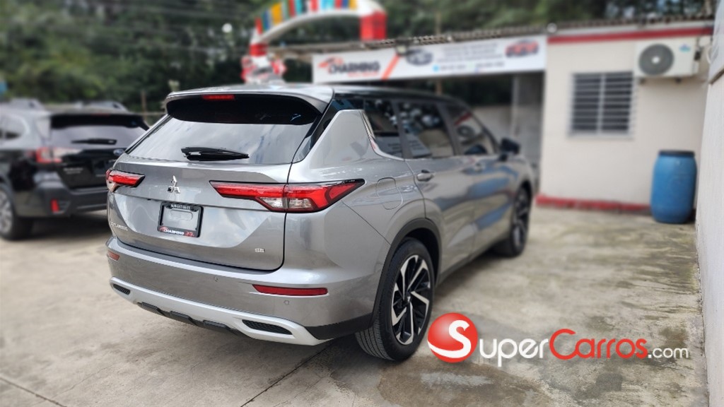 2022 Mitsubishi Motors Outlander SE — foto 12 / 12