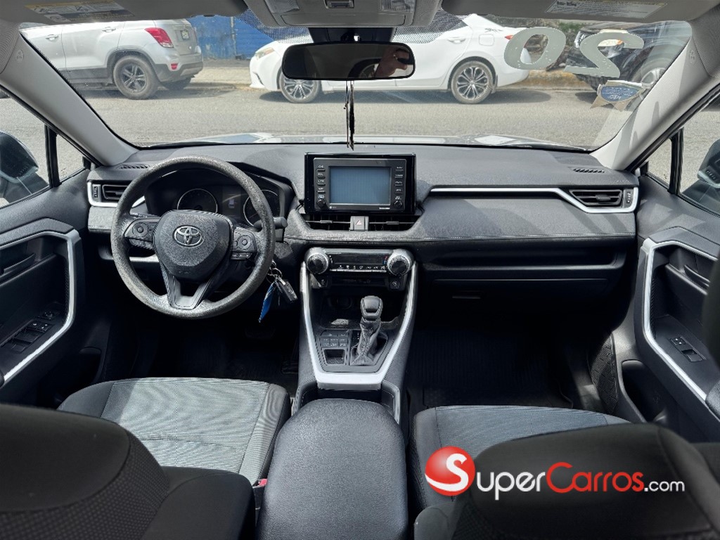 2020 Toyota RAV4 LE — foto 10 / 12