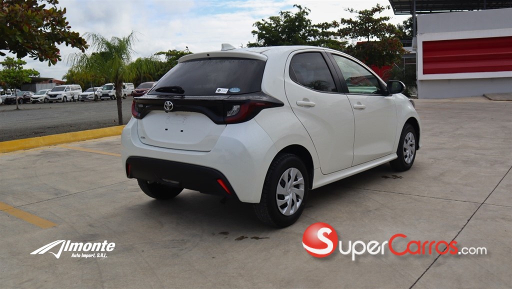 2020 Toyota Yaris — foto 3 / 9