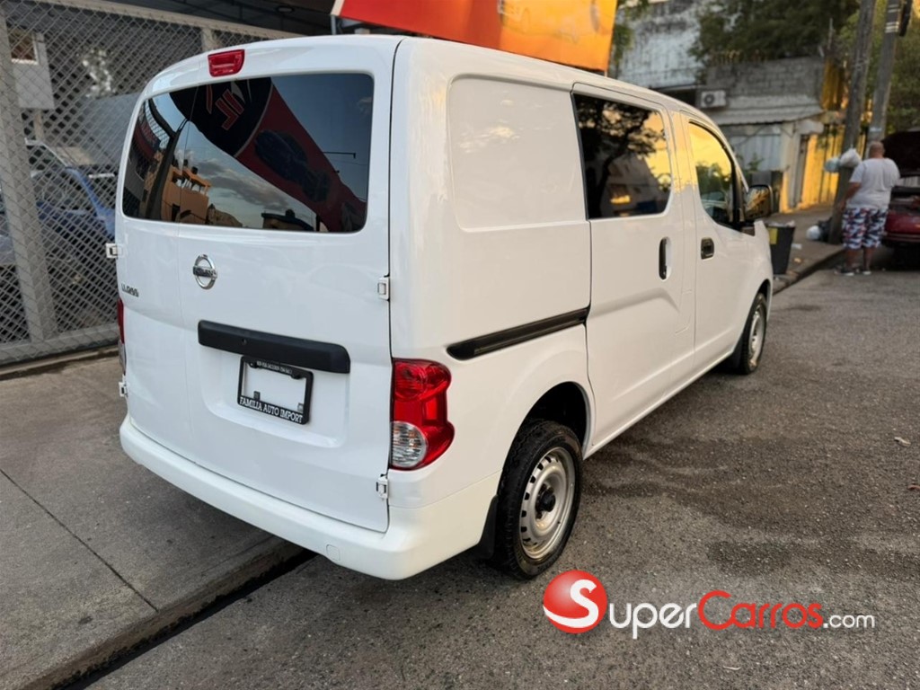 2020 Nissan NV 200 — foto 6 / 9